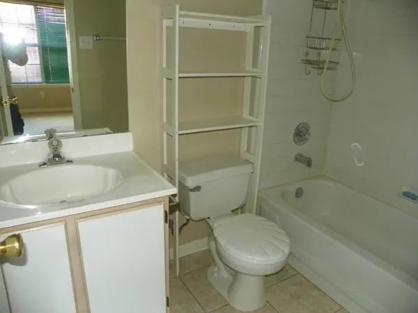 $1,650 | 509 Texas Avenue, Round Rock, TX 78664