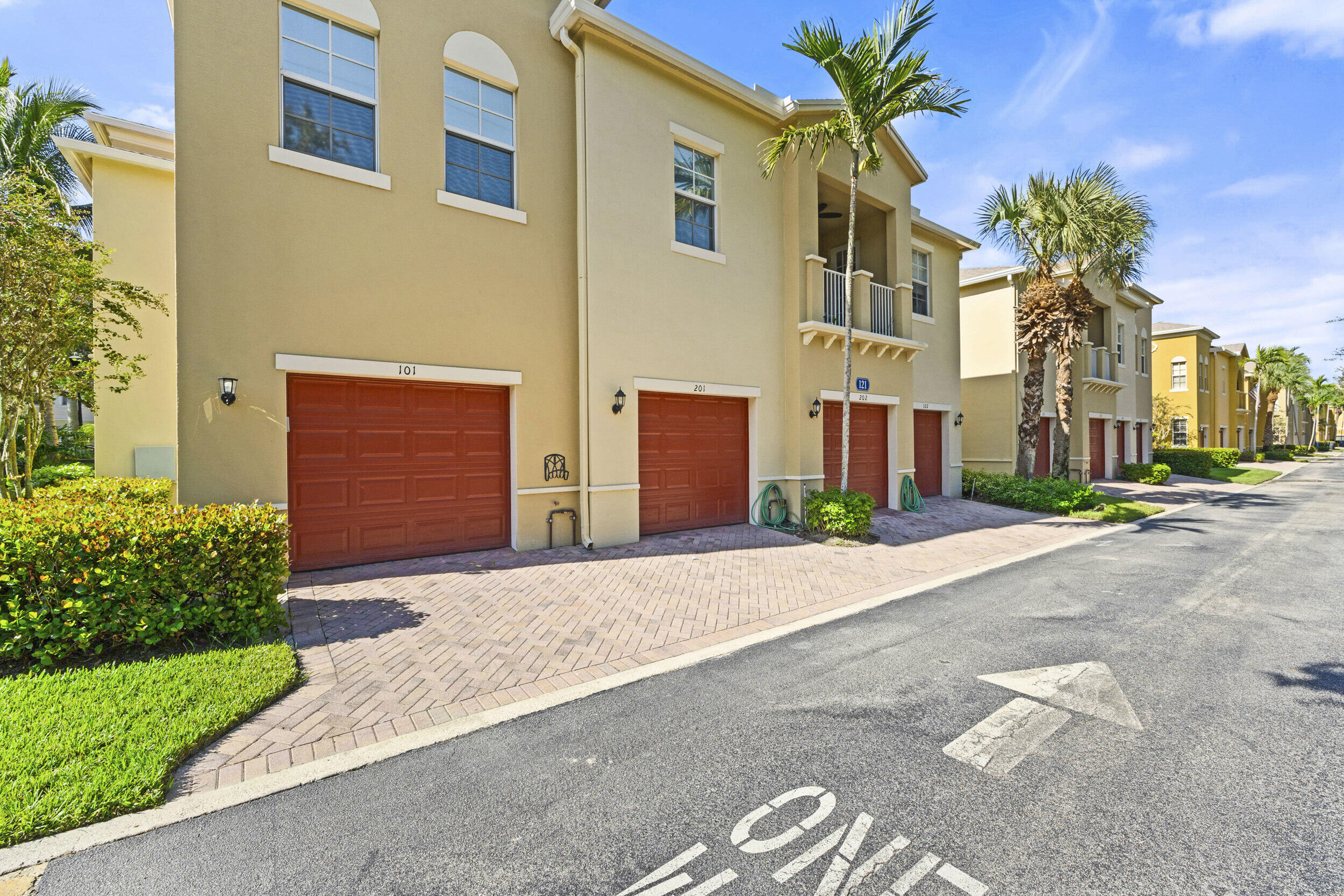 121 Seagrape Drive, Unit 101 Jupiter, FL 33458 - Photo 19 of 40 Rear Exterior/Garage