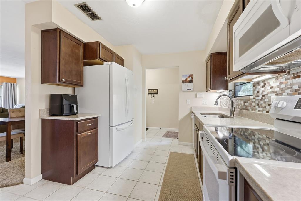 7314 Southwest 18 Place Gainesville, FL 32607 - Photo 11 of 23