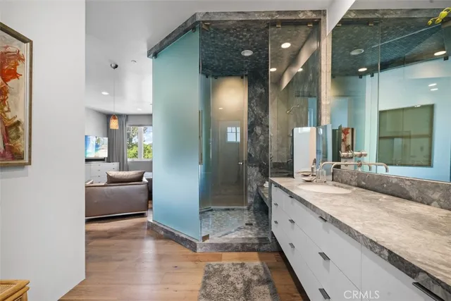 a view of a livingroom with furniture