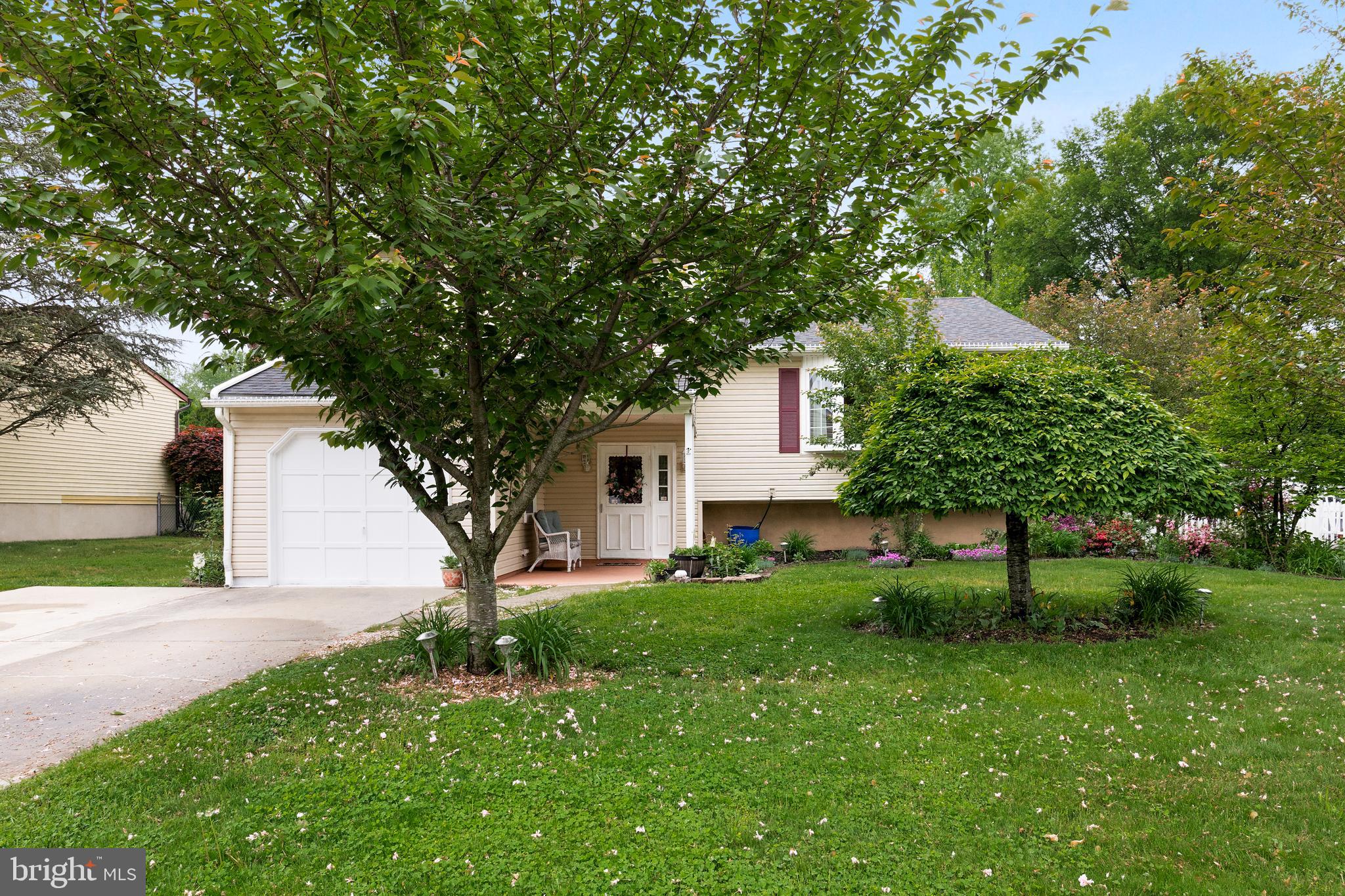 34 Edinburgh Road Blackwood, NJ 08012 - Photo 1 of 36