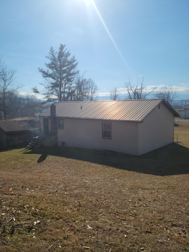 757 Middle Fork Road Marion, VA 24354 - Photo 9 of 22 Gallery Image 9