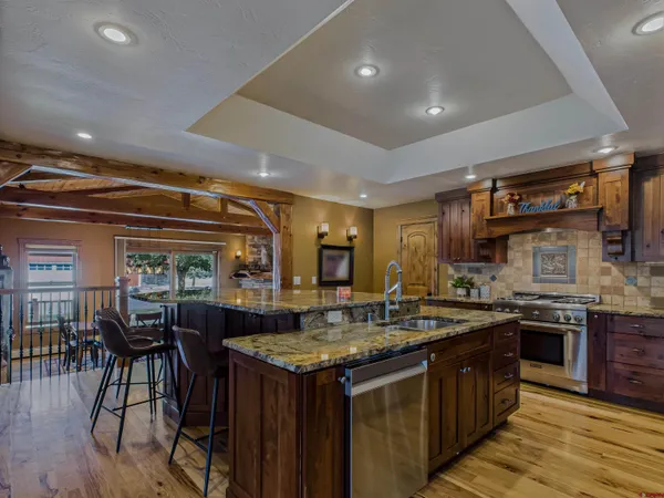 a view of entryway with a front door