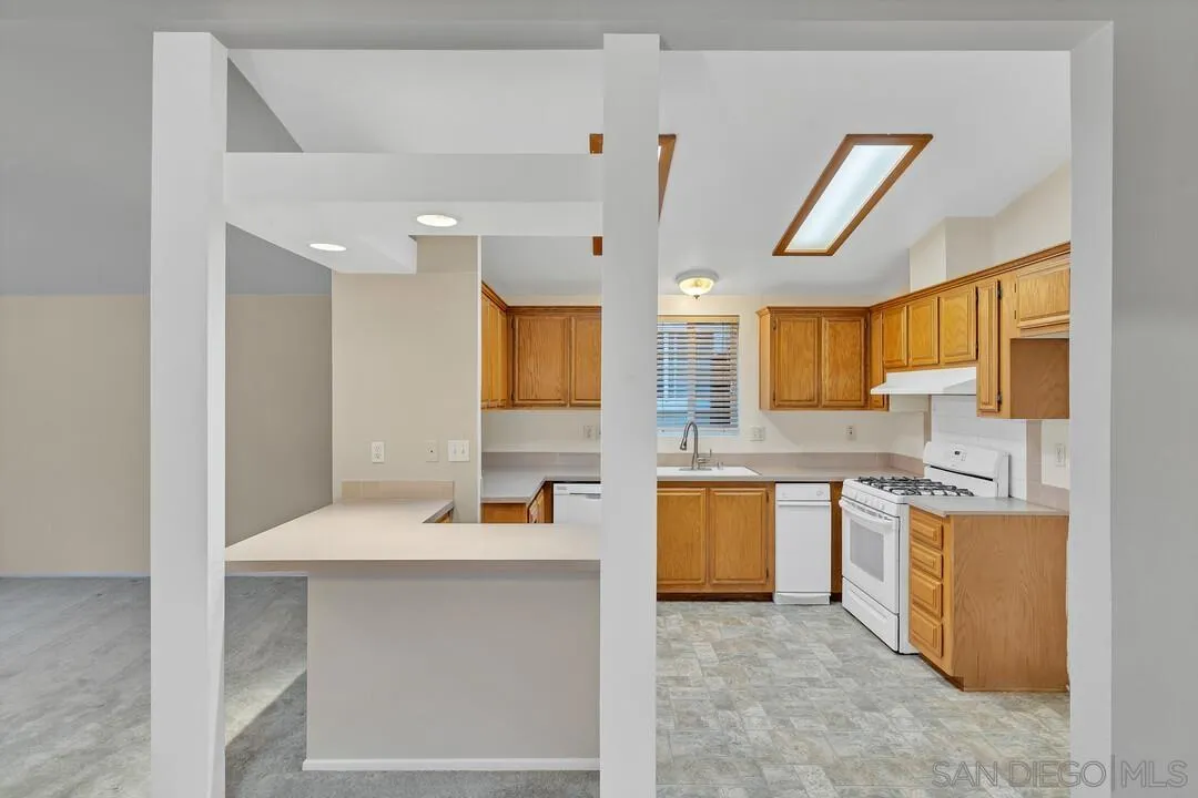 15935 Spring Oaks Road, Unit 2 El Cajon, CA 92021 - Photo 5 of 13 Gallery Image 5