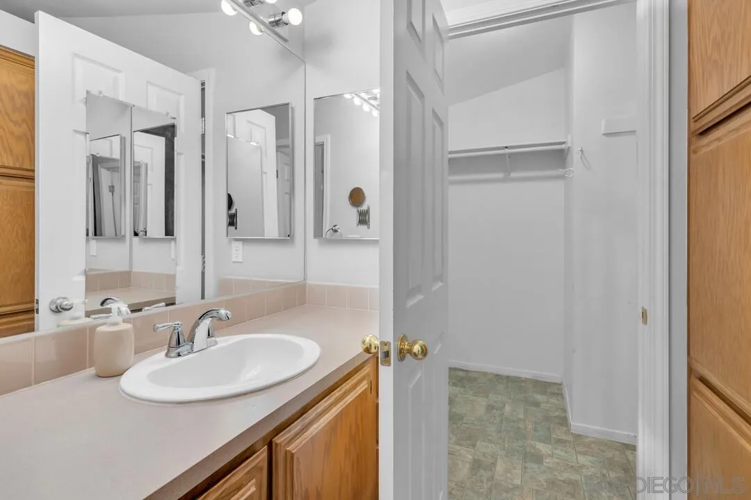 15935 Spring Oaks Road, Unit 2 El Cajon, CA 92021 - Photo 9 of 13 Gallery Image 9