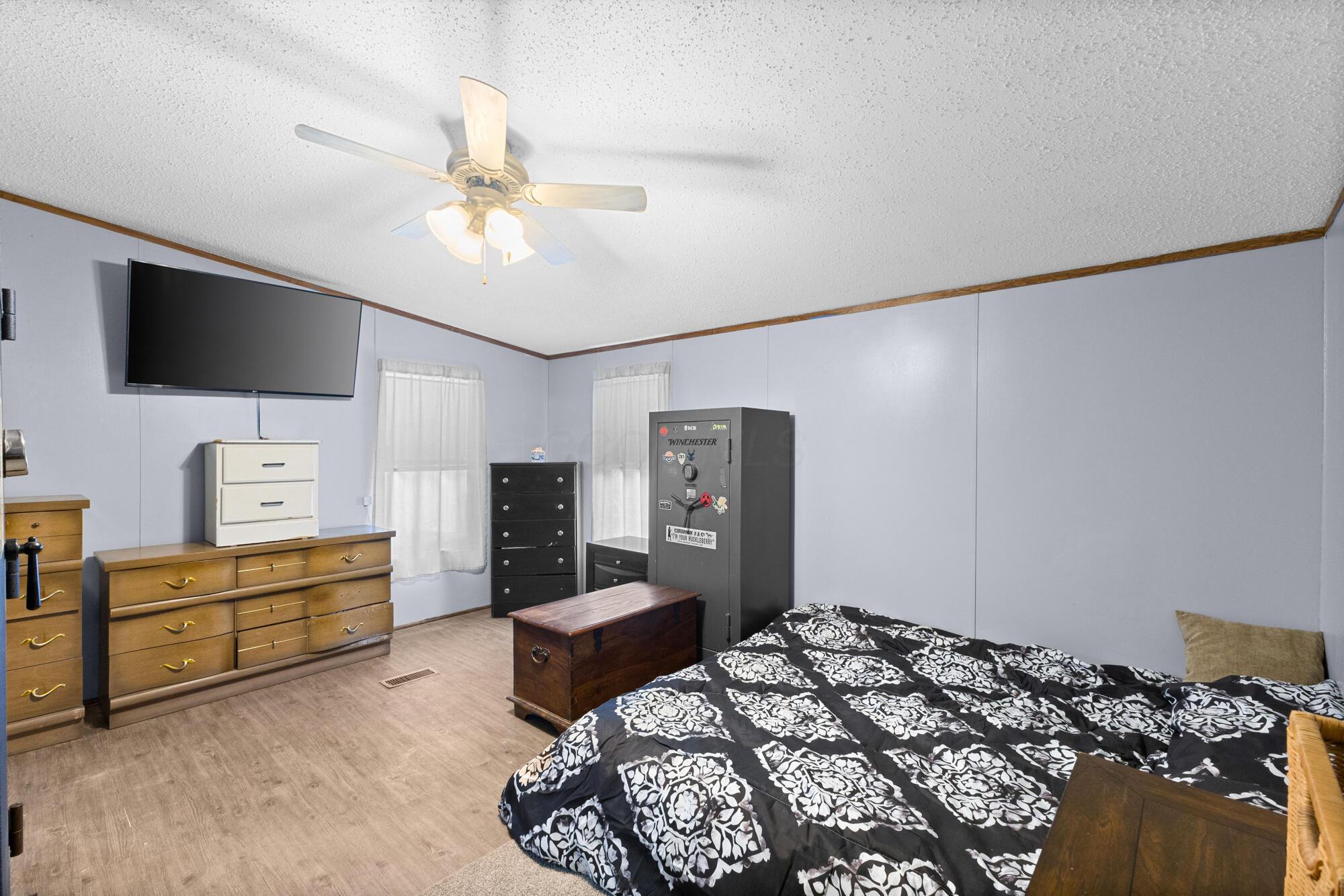 10541 Clearport Road Southwest Amanda, OH 43102 - Photo 15 of 39 Main Bedroom
