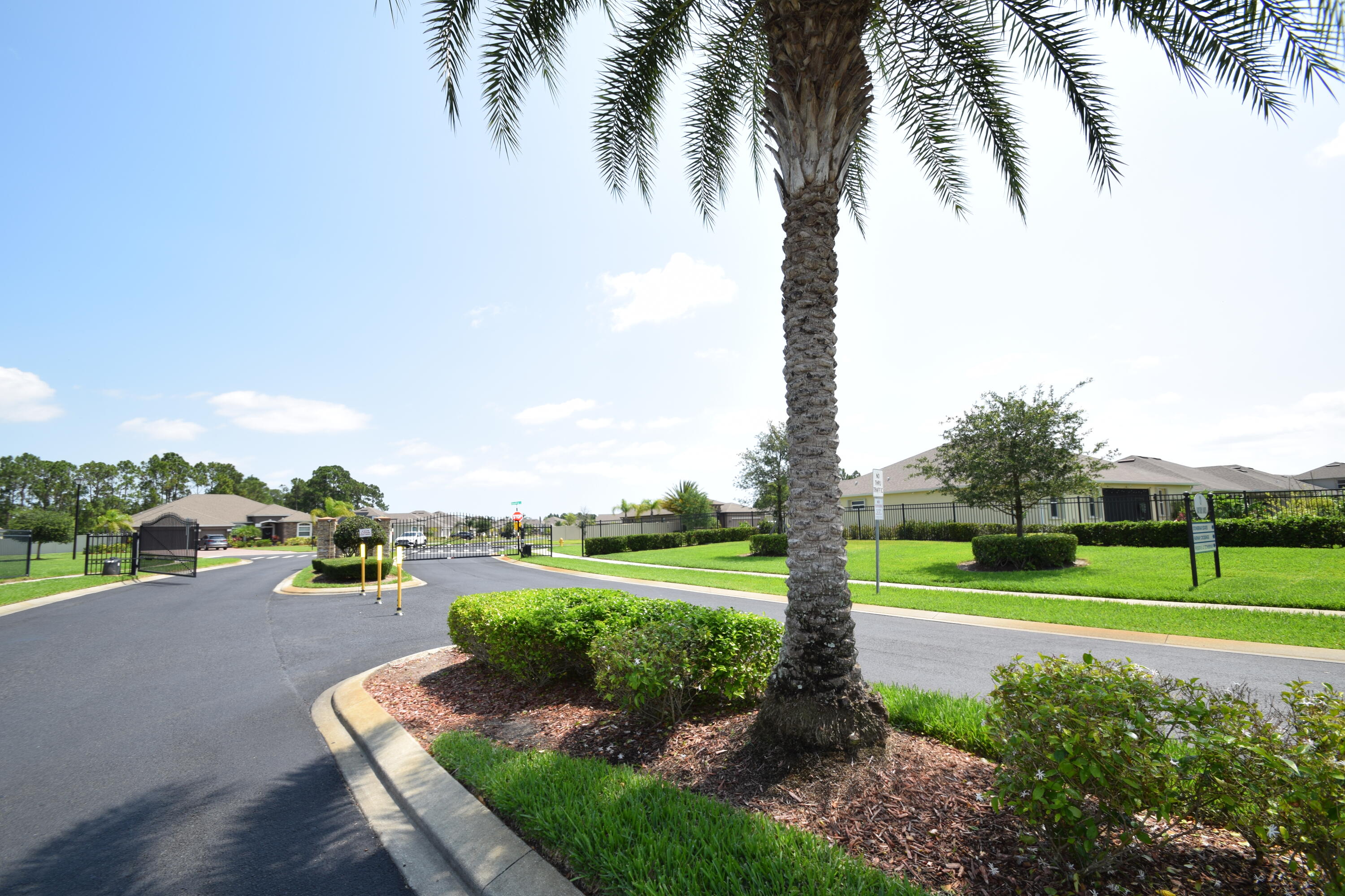 694 Old Country Rd S East Palm Bay, FL 32909 - Photo 35 of 42 Front entry to community