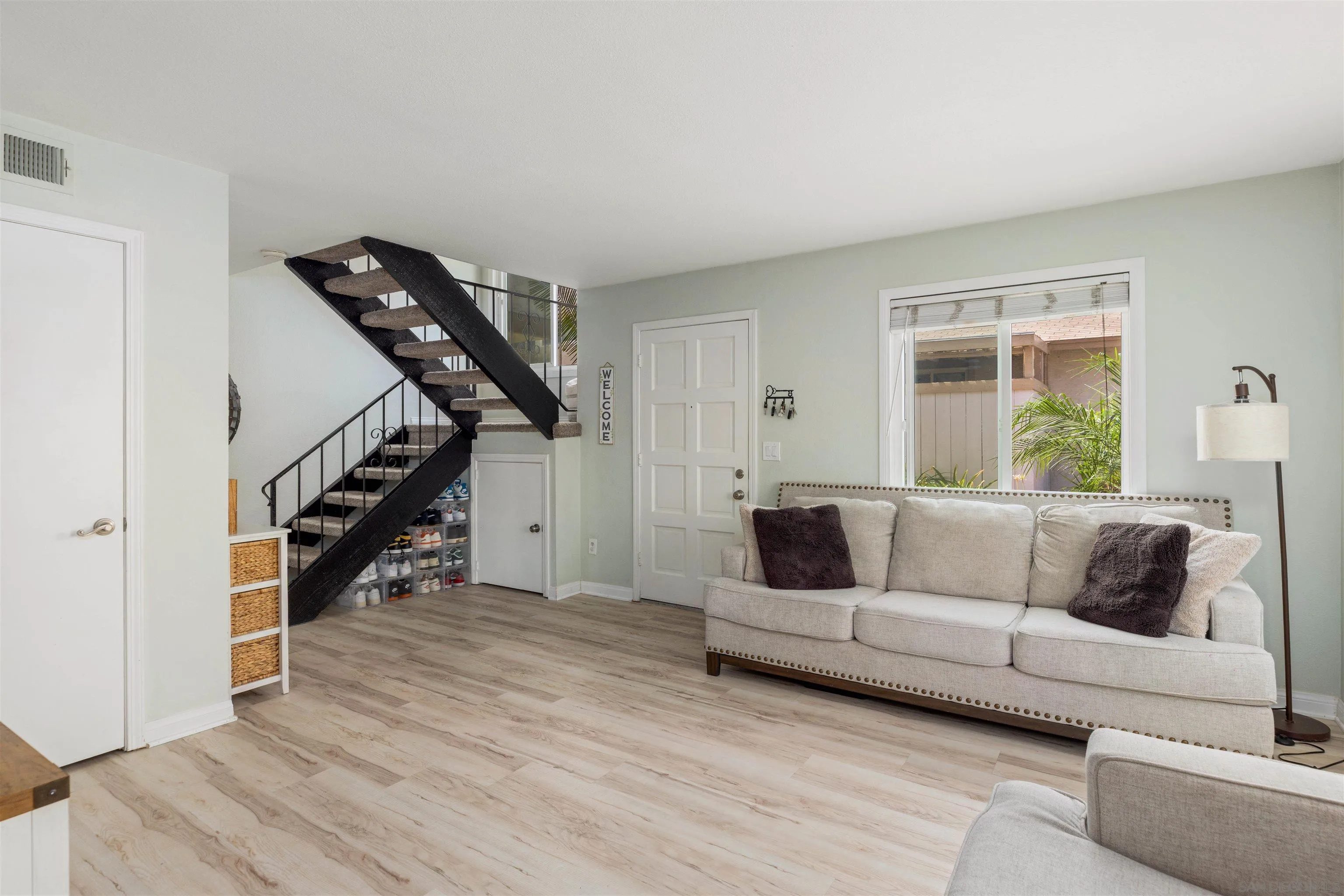 10331 Santana Ranch Drive Santee, CA 92071 - Photo 9 of 31 Gallery Image 9