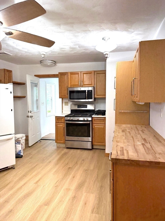 21-23 Rendall Place, Unit 2 Melrose, MA 02176 - Photo 5 of 20