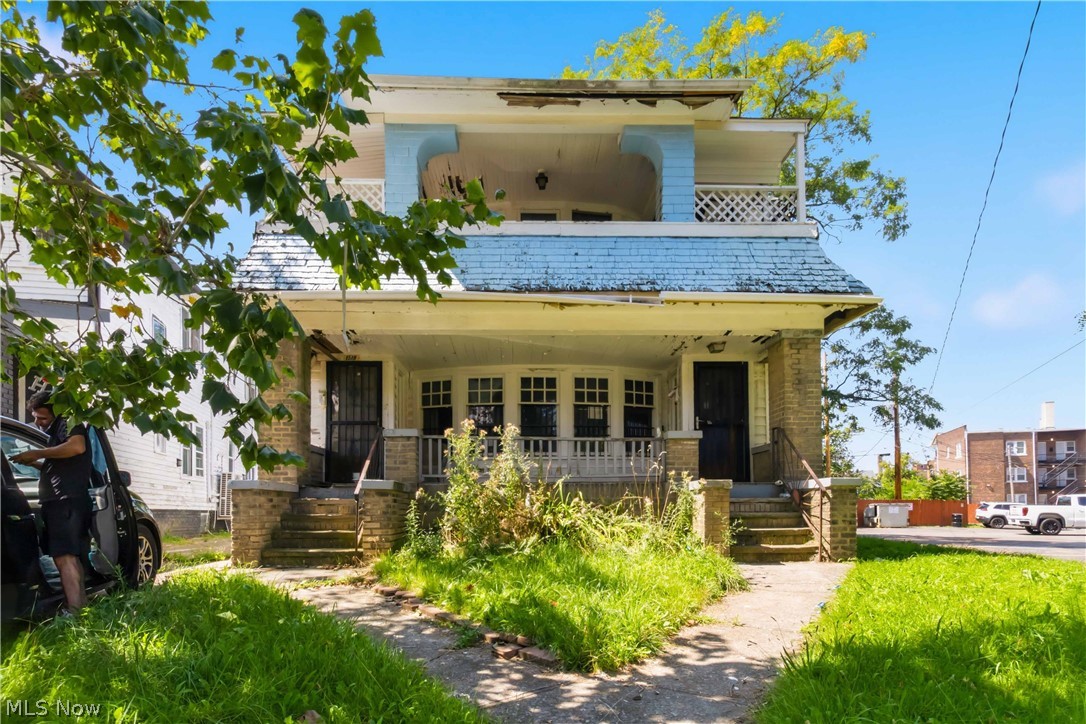 1516 Hillcrest Road Cleveland, OH 44118 - Photo 2 of 33 Gallery Image 2