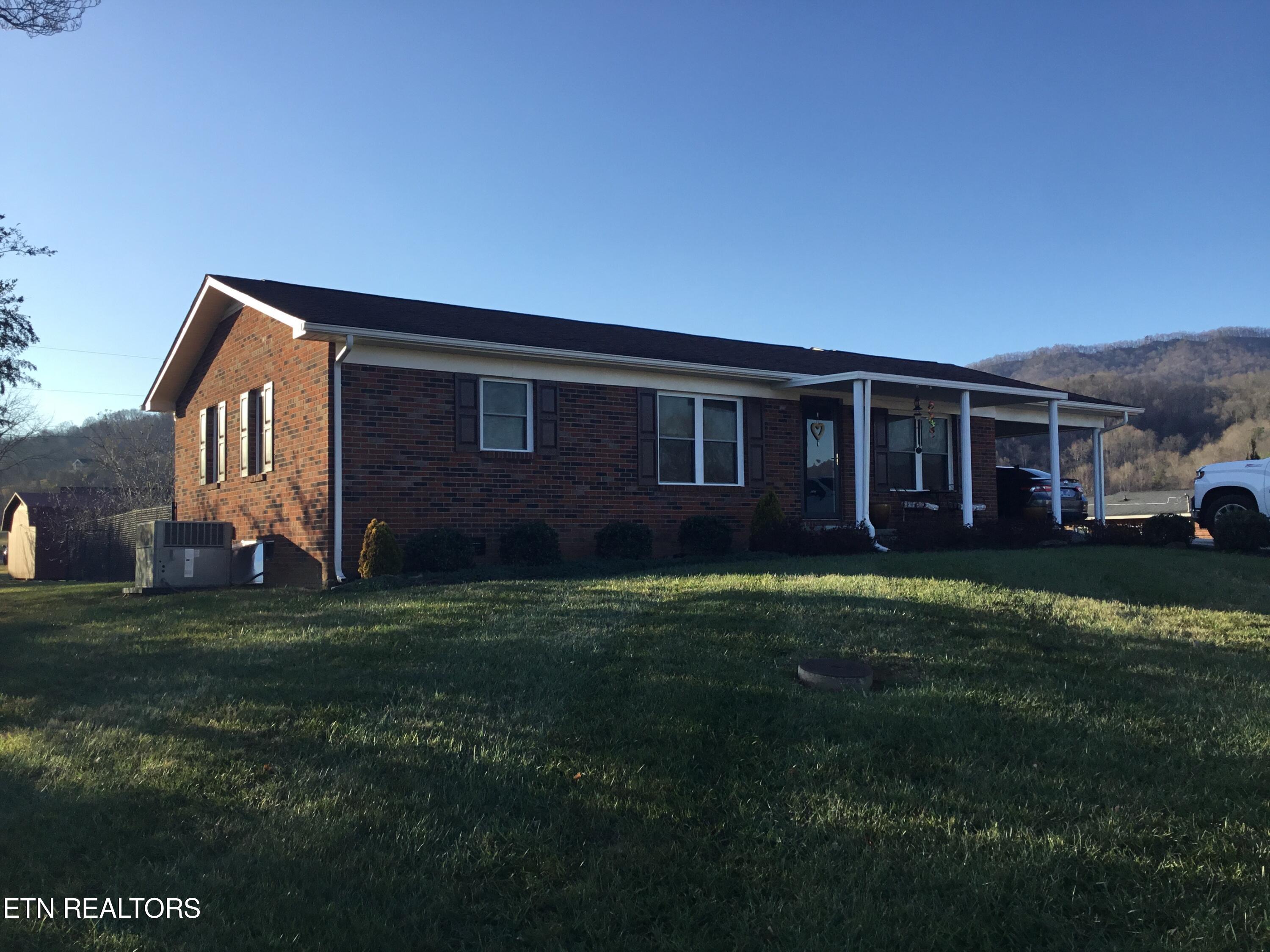 585 Fulton Road Harrogate, TN 37752 - Photo 2 of 22 image