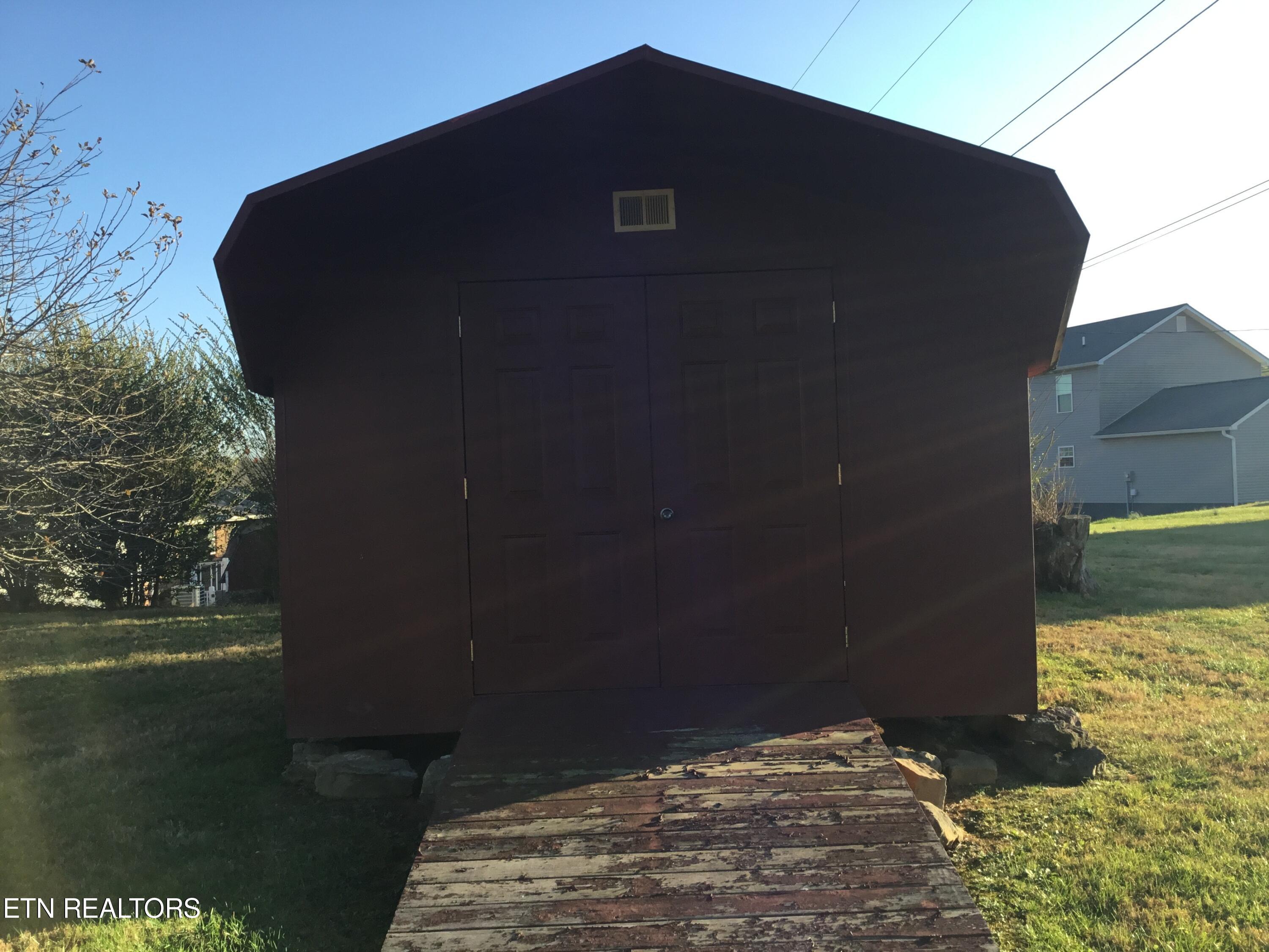 585 Fulton Road Harrogate, TN 37752 - Photo 6 of 22 image