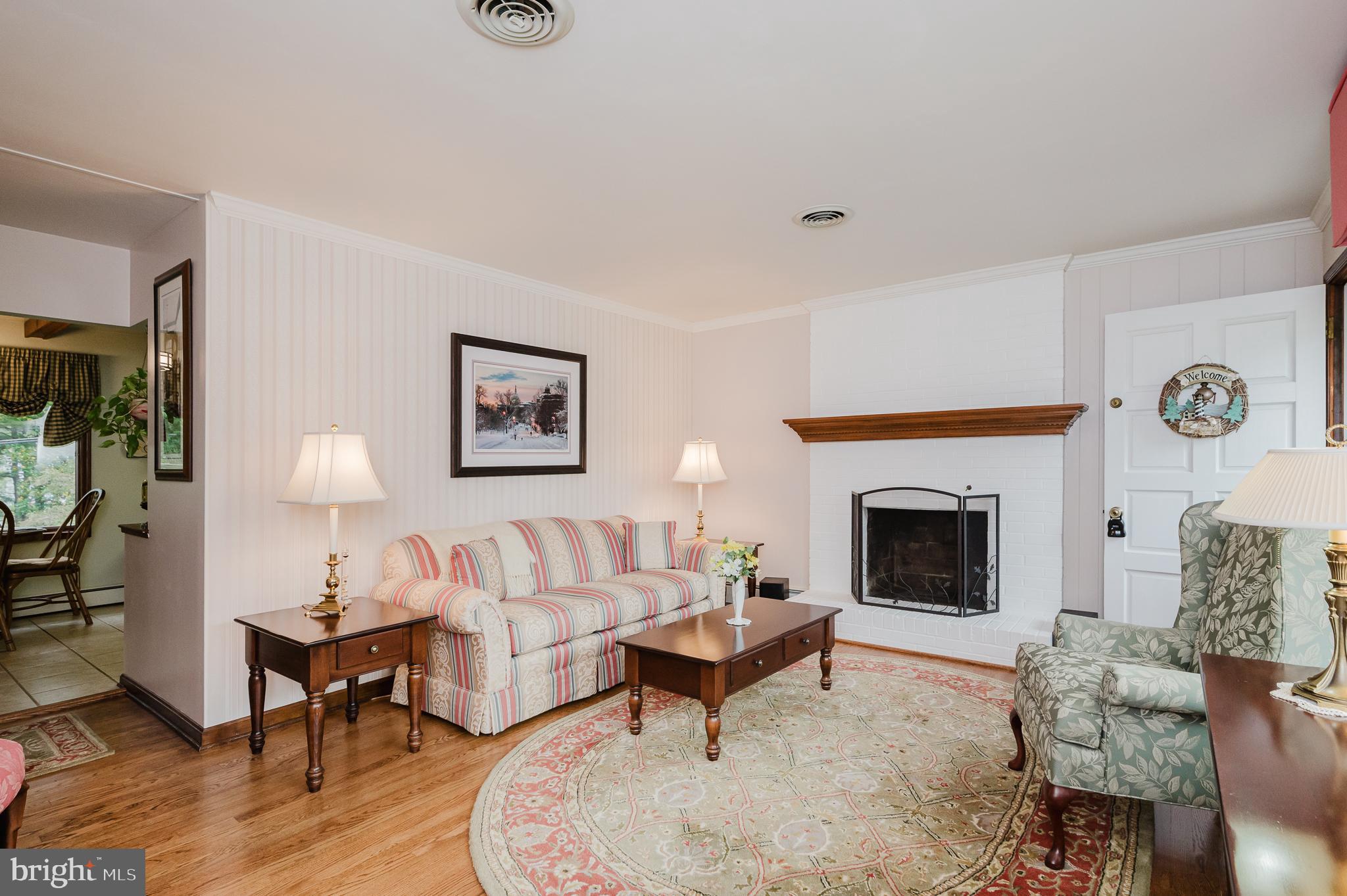 1321 Murgatroyd Road Fallston, MD 21047 - Photo 11 of 52 Living Room-Crown Molding