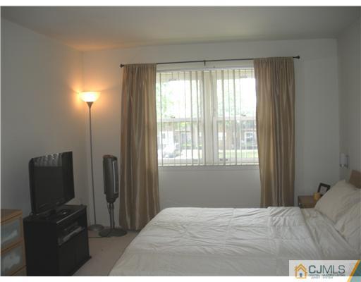 192 Evergreen Road, Unit 10B Edison, NJ 08837 - Photo 12 of 22 Gallery Image 12
