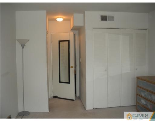 192 Evergreen Road, Unit 10B Edison, NJ 08837 - Photo 14 of 22 Gallery Image 14