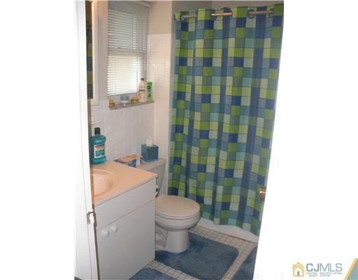 192 Evergreen Road, Unit 10B Edison, NJ 08837 - Photo 16 of 22 Gallery Image 16