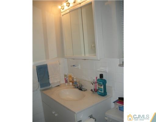 192 Evergreen Road, Unit 10B Edison, NJ 08837 - Photo 17 of 22 Gallery Image 17
