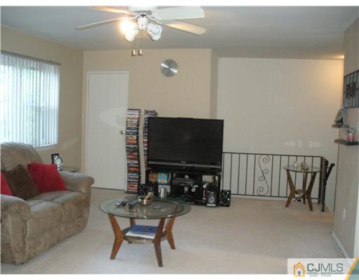 192 Evergreen Road, Unit 10B Edison, NJ 08837 - Photo 4 of 22 Gallery Image 4