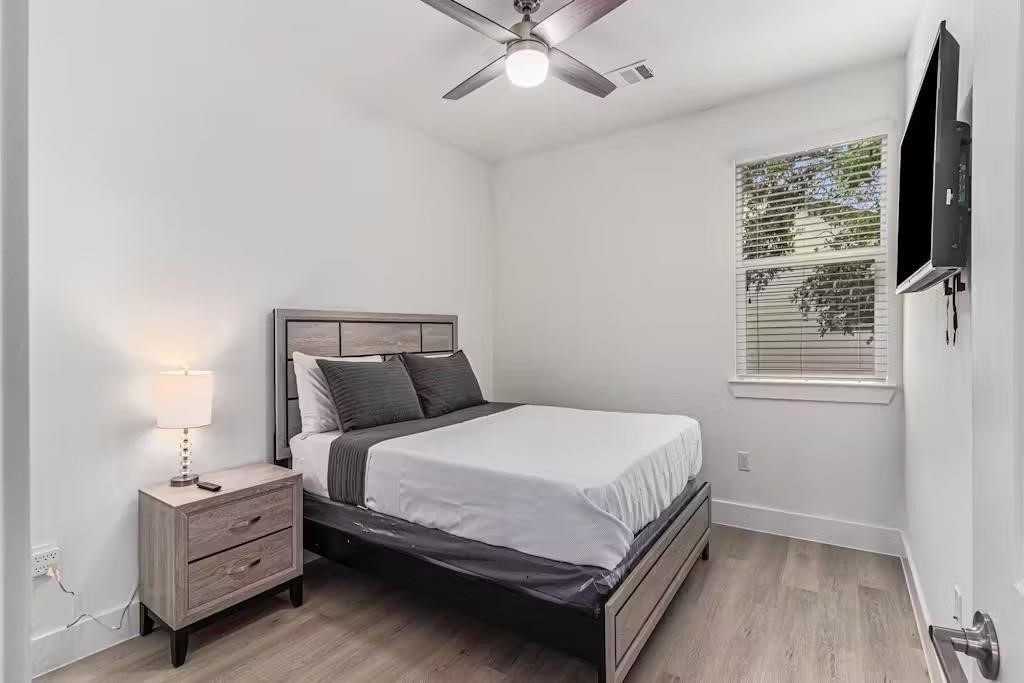 3642 Mainer Street, Unit B Houston, TX 77021 - Photo 7 of 13