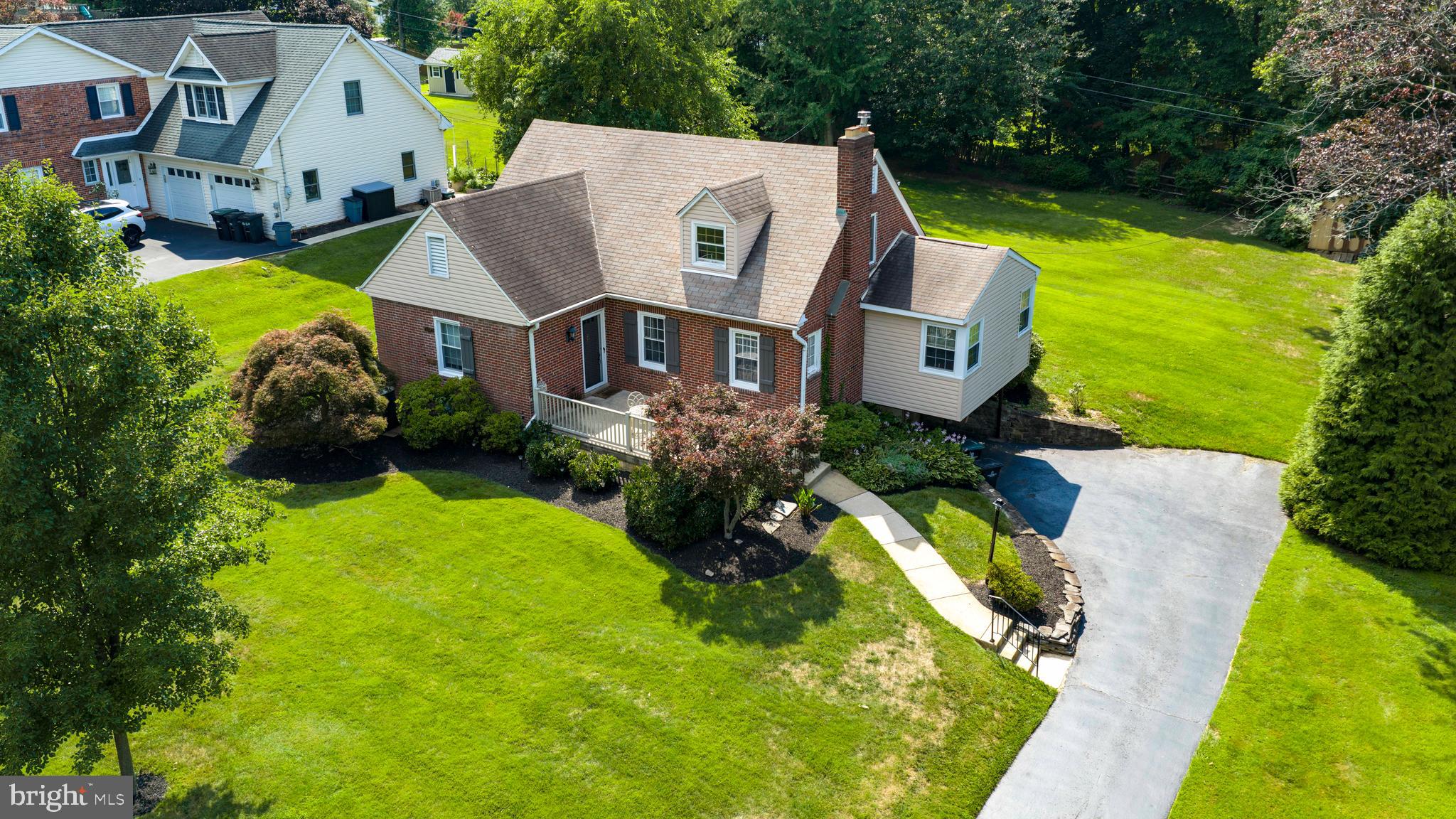 2332 Boyd Road Huntingdon Valley, PA 19006 - Photo 2 of 37 Gallery Image 2