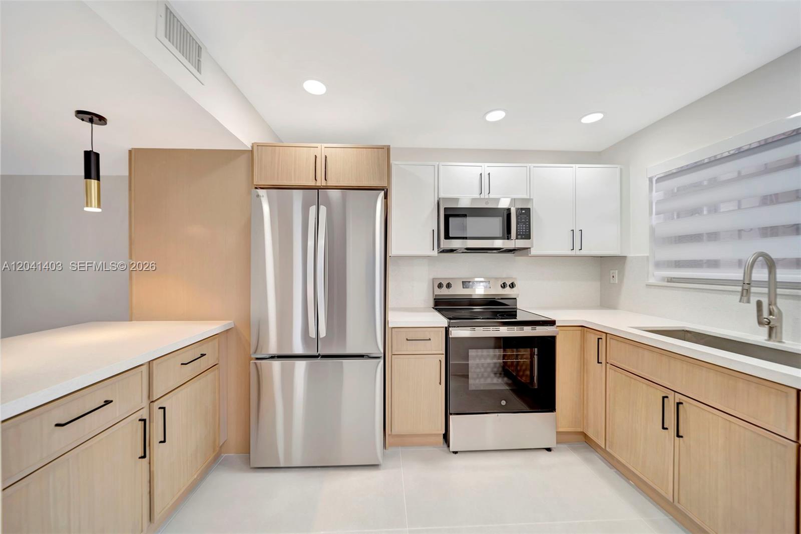 1083 West 38th Street, Unit 238 Hialeah, FL 33012 - Photo 1 of 34