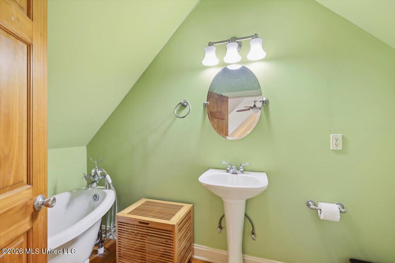 110 Lake Ridge Drive Madison, MS 39110 - Photo 66 of 70 66-110 Lake Ridge Dr _ Hometoursms.com
