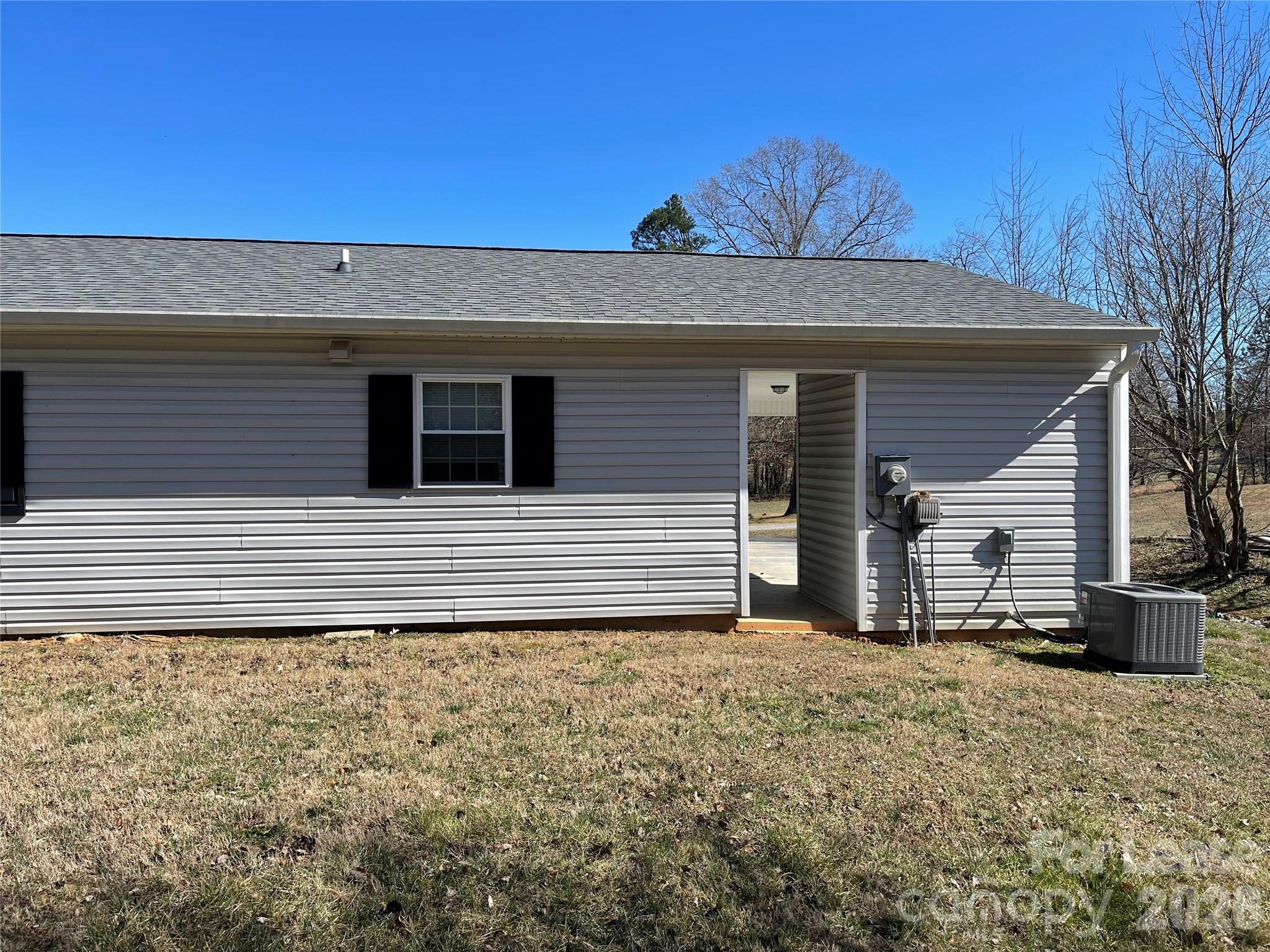 1122 28th Street Southwest Hickory, NC 28602 - Photo 2 of 19