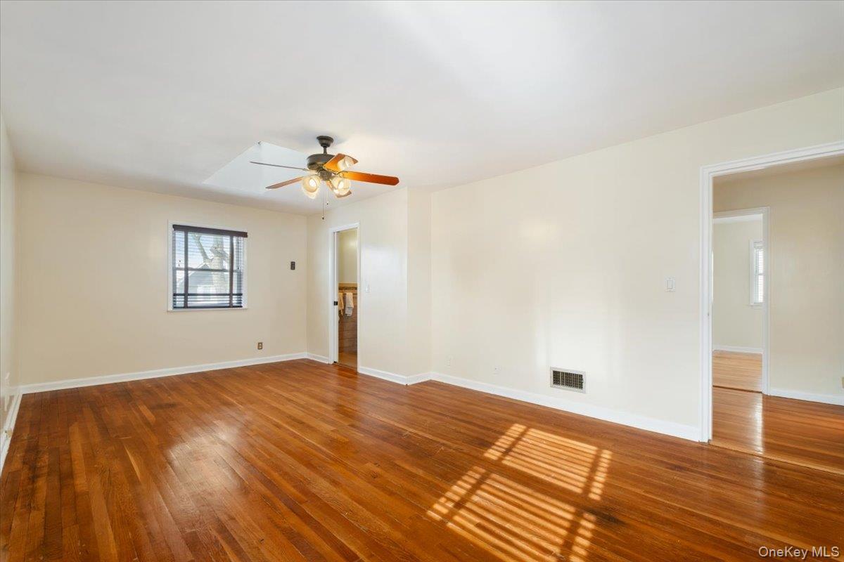 48 Madison Road Scarsdale, NY 10583 - Photo 15 of 41