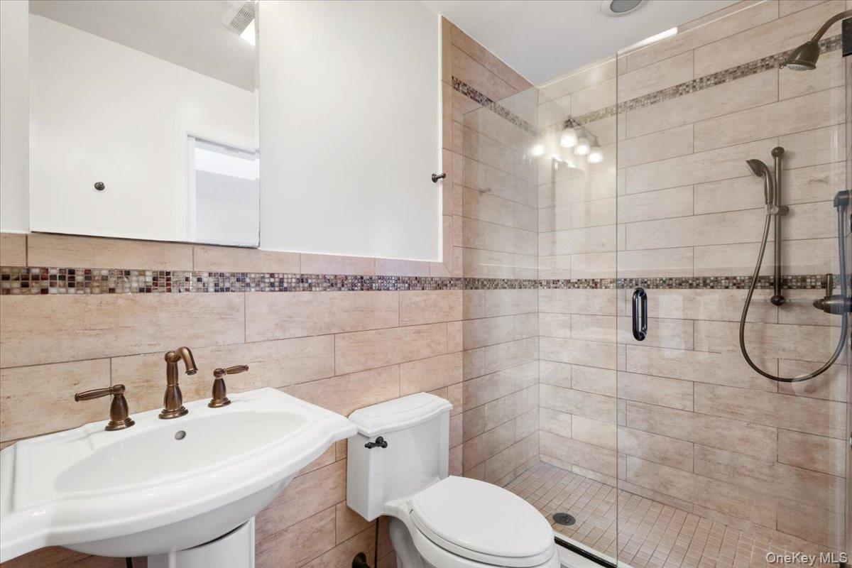 48 Madison Road Scarsdale, NY 10583 - Photo 18 of 41