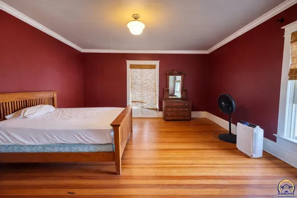 $299,950 | 829 Southwest Buchanan Street, Topeka, KS 66606