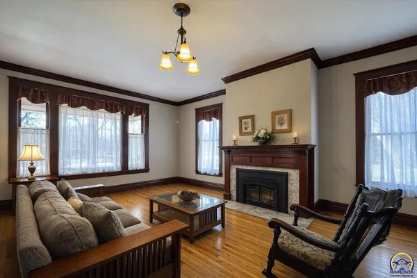 $299,950 | 829 Southwest Buchanan Street, Topeka, KS 66606