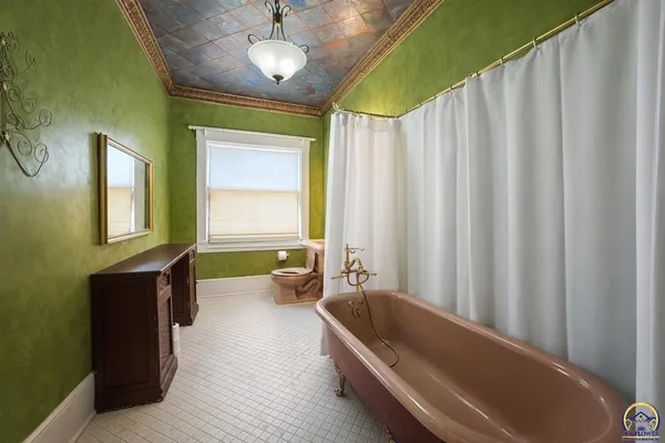 $299,950 | 829 Southwest Buchanan Street, Topeka, KS 66606