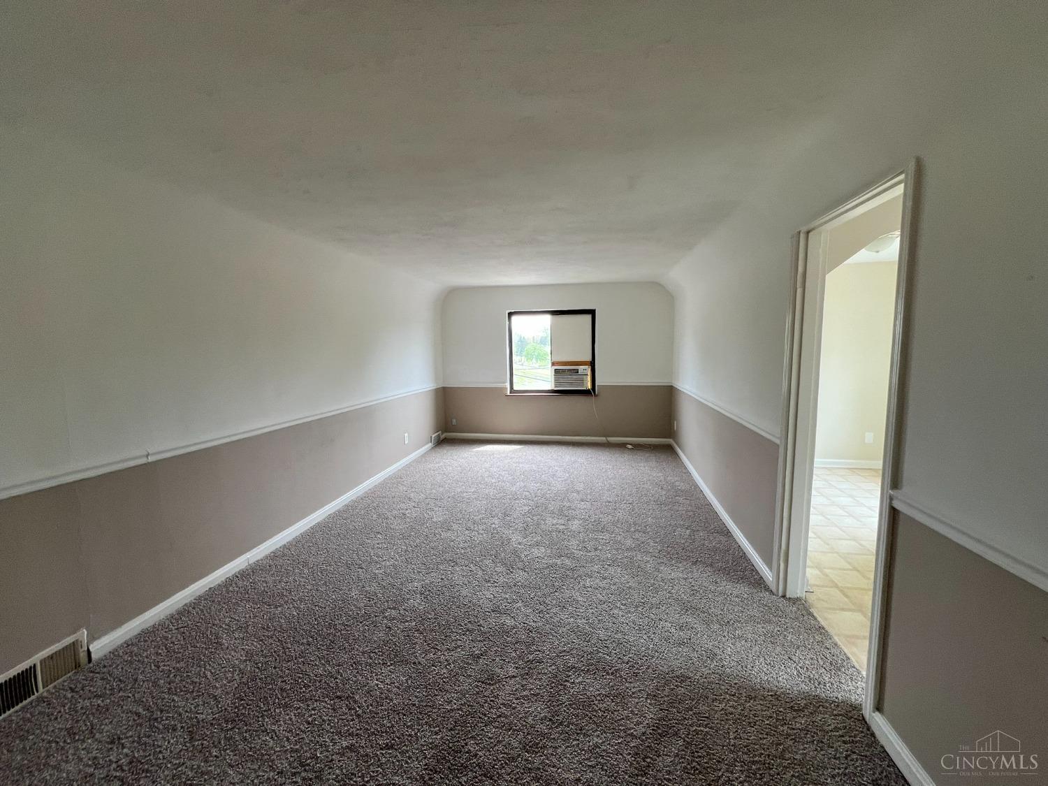 5028 Rapid Run Road Cincinnati, OH 45238 - Photo 3 of 9 Gallery Image 3