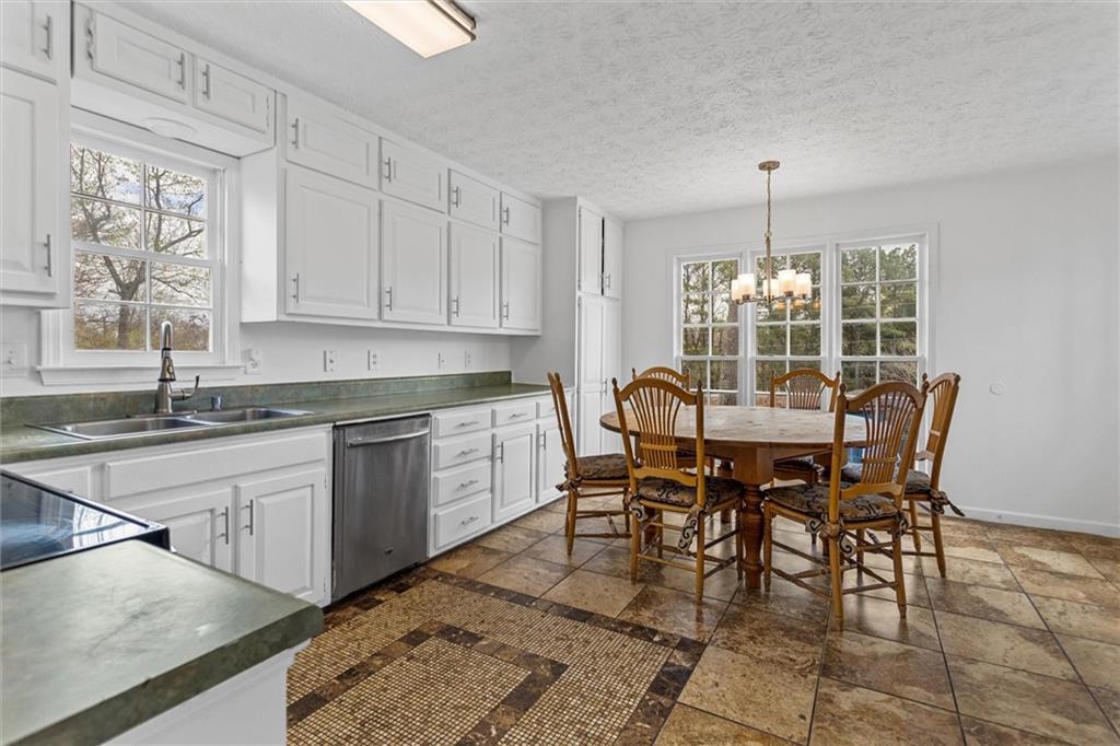 870 Hounds Ridge Court Lawrenceville, GA 30043 - Photo 7 of 70