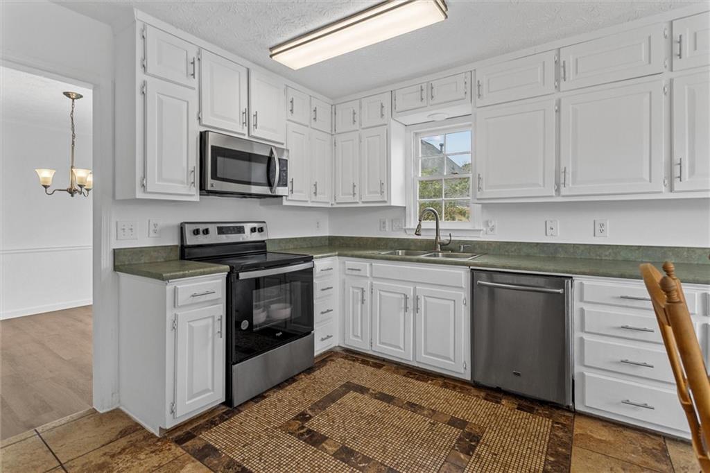 870 Hounds Ridge Court Lawrenceville, GA 30043 - Photo 8 of 70