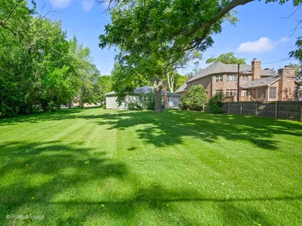 $699,000 | 241 Coe Road, Clarendon Hills, IL 60514