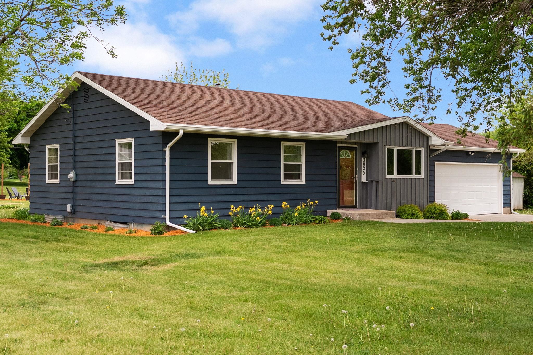 3025 West Beloit Newark Road Beloit, WI 53511 - Photo 2 of 36