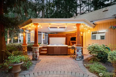 $2,895,000 | 16 Bridlewood Circle, Kirkland, WA 98033