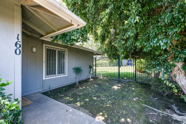 $210,000 | 4504 North Valentine Avenue, Unit 160, Fresno, CA 93722