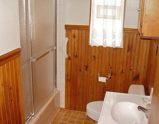 798 Ridge Rochester, PA 15074 - Photo 9 of 18 Full Bath.