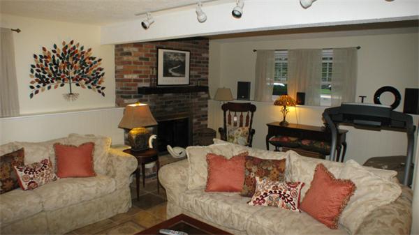 10 Spruce Road Swansea, MA 02777 - Photo 13 of 23 Gallery Image 13