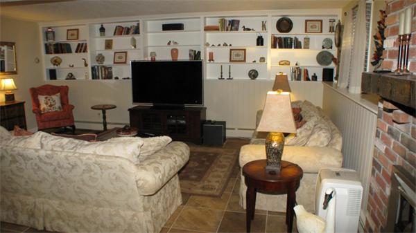 10 Spruce Road Swansea, MA 02777 - Photo 14 of 23 Gallery Image 14