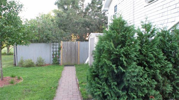 10 Spruce Road Swansea, MA 02777 - Photo 21 of 23 Gallery Image 21
