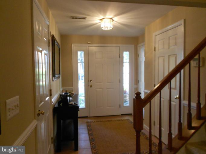 906 Rolfe Place Alexandria, VA 22314 - Photo 10 of 19 Interior (General)