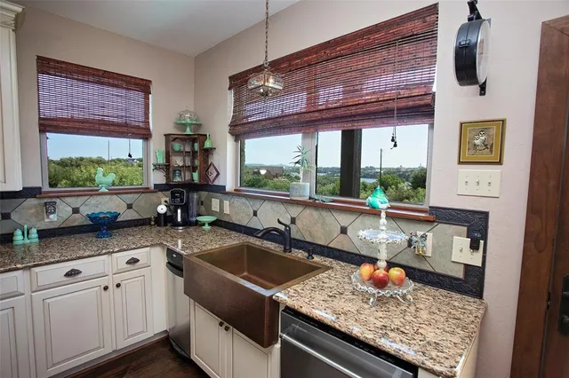 $1,699,000 | 7060 Hells Gate Loop, Strawn, TX 76475