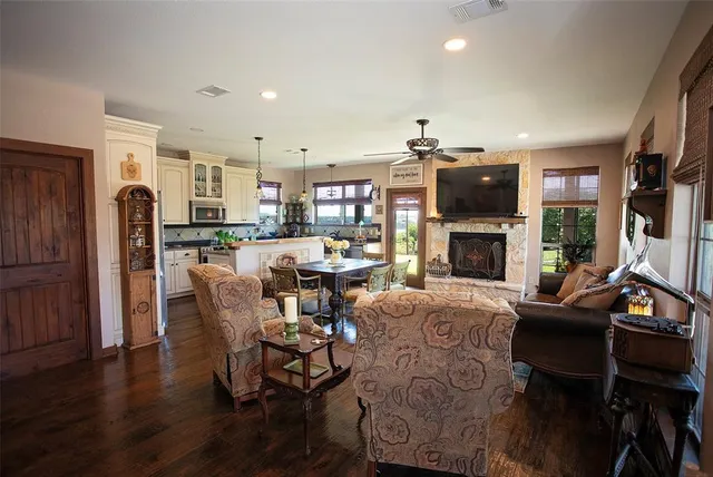 $1,699,000 | 7060 Hells Gate Loop, Strawn, TX 76475