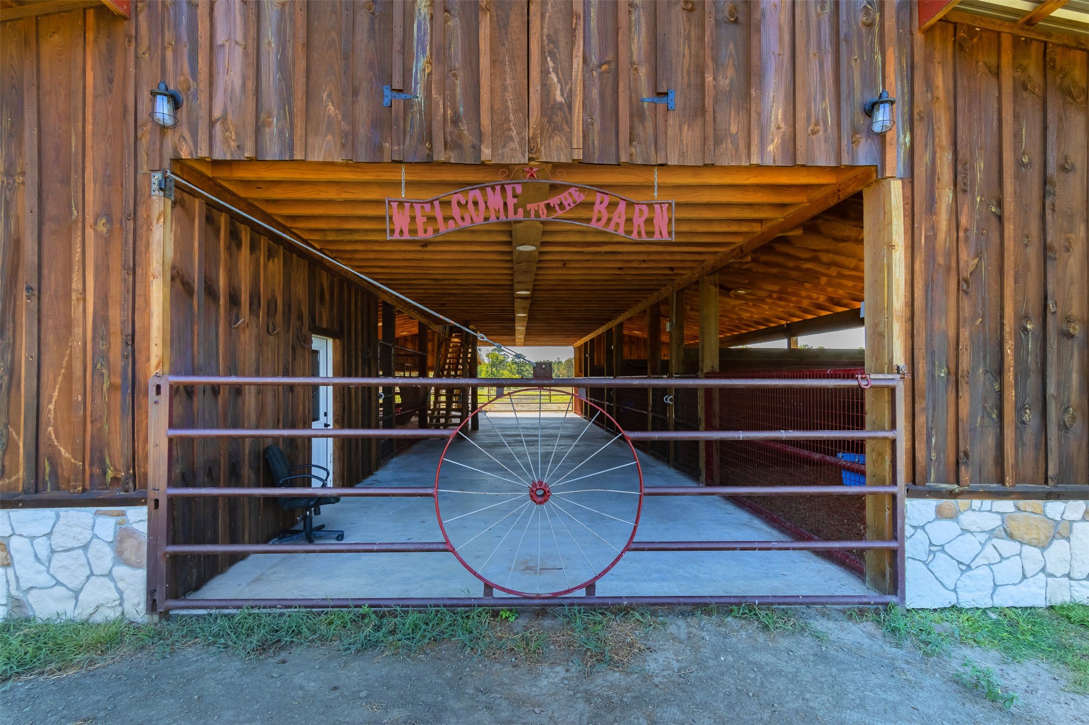 508 Hubert Cryer Road Zavalla, TX 75980 - Photo 44 of 50 Barn
