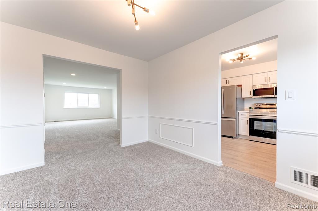 801 West Long Lake Road, Unit 4 Bloomfield Hills, MI 48302 - Photo 7 of 22