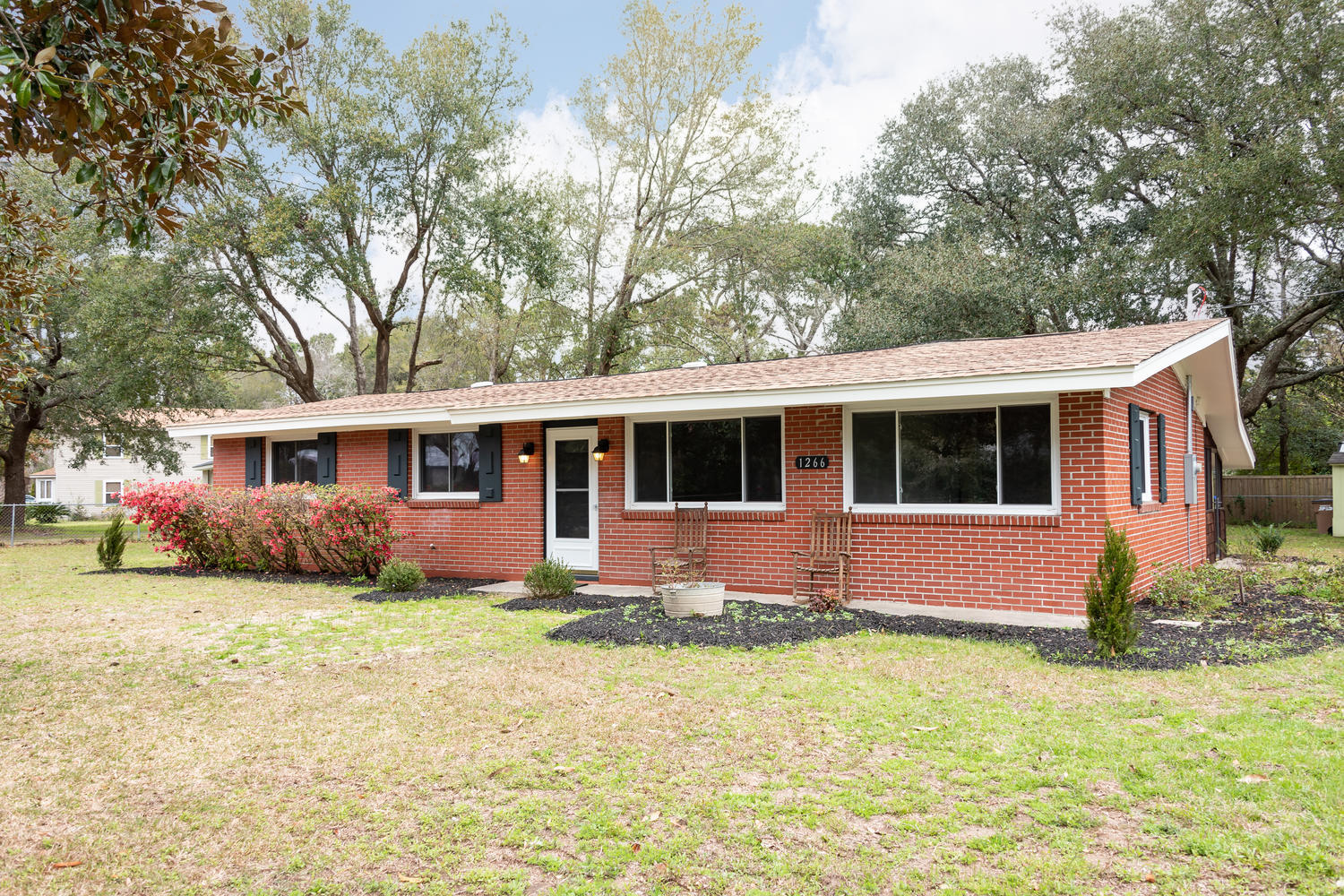 1266 Stone Post Road Charleston, SC 29412 - Photo 2 of 24 1266 Stone Post Rd Charleston-001-005-KL