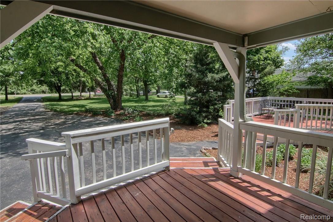 4448 Pleasant Valley Road Brighton, MI 48114 - Photo 27 of 32 Covered Deck.jpg